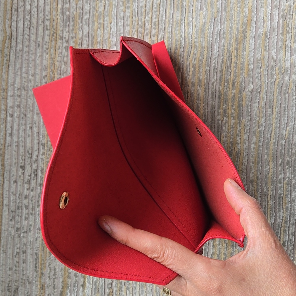 David Yurman Red Leather Clutch and Matching Gift Box - Picture 3 of 6